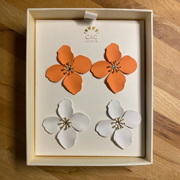 C & C California Earrings 2 sets Coral & White New In Box - Picture 1 of 3